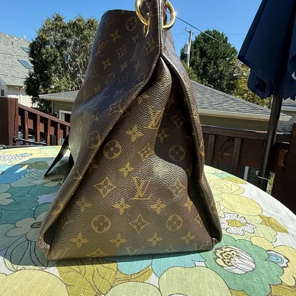 Louis Vuitton Artsy MM Monogram Bag - Picture 2 of 16